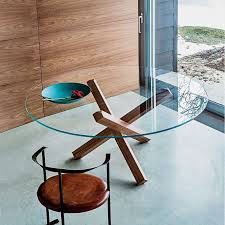 Avec les foyers qui deviennent de plus en plus petits, on doit toujours ruser pour trouver de la place. Table En Verre Design Ronde Aikido Sovet 4 Pieds Com