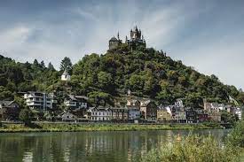 Candid traveller photos · easy price comparison Erkunde Die Kleine Stadt Cochem Bei Einem Spaziergang Reisevergnugen