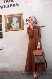 Krep Cepli Arkasi A Pile Uzun Kap Hijab Chic Casual Hijab Outfit Elbise