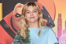 59,007 views, added to favorites 1,914 times. Louane Sans Maquillage Et Cheveux Au Naturel En Vacances La Jeune Maman Subjugue Ses Fans