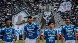 Berikut jadwal persib bandung di perempat fina piala menpora 2021 lengkap dengan jam dan informasi televisi yang menyiarkan pertandingan maung bandung di kompetisi pra musim ini. Jadwal Persib Vs Persebaya Di Piala Presiden Berubah