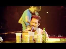 Queen The Show Must Go On Live Freddie Mercury Queen Freddie Mercury The Show Must Go On Live Fake Youtube Freddie Mercury Queen Freddie Mercury Queen Albums