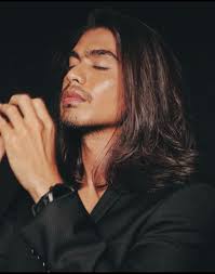 Rambut panjang identik dengan sifat feminim dari wanita. Kenal Atau Tidak Ini 5 Fakta Yang Mungkin Anda Tidak Tahu Tentang Ben Amir Neotizen News