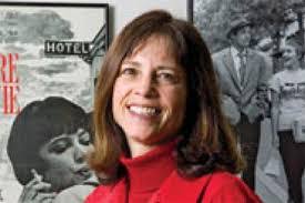 Leah Hewitt's Instagram, Twitter & Facebook