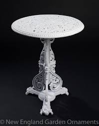 2x4 outdoor end table from girl, just diy! Vintage Round Table New England Garden Company