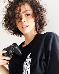 Lena meyer landrut has represented germany in the eurovision song contest in the year, 2010 in oslo and she had also won this the contest with her song called, satellite. Lena Meyer Landrut Jeder Sollte Zur Therapie Gehen Promiflash De
