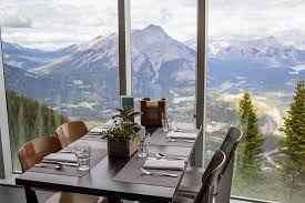 Head north as you might have guessed from the name, the northern lights are easier to spot the farther north. Northern Lights Cafe Picture Of Northern Lights Alpine Kitchen Banff Tripadvisor