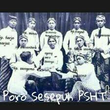 Download buku jurus jurus pencak silat pdf adalah salah satu artikel yang paling banyak dicari dan diminati oleh banyak orang. Gerakan Senam Masal Gambar Senam Dasar Psht 1 90 Pdf