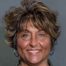 Deborah Poole's Instagram, Twitter & Facebook