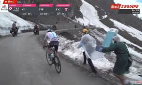 Infos, vidéos, résultats en direct, classements, fiches des coureurs. Giro D Italia Froome Wins Stunning Stage 19 To Take Pink Jersey As It Happened Sport The Guardian