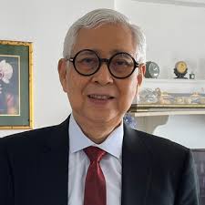 Yesterday evening, AAS had the honor of hosting the Minister of Education,  Chan Chun Sing, for a Fireside Chat, co-organised with REACH, and I had the  privilege of being the moderator. It