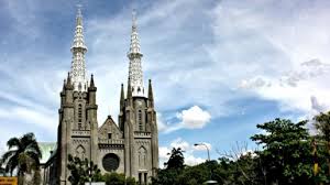 Kitab suci dan tempat ibadah agama islam, kristen, katolik, hindu, budha dan konghucu. Orang Kristen Harus Tahu Ini Bedanya Gereja Katedral Dan Basilika
