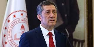 Milli eğitim bakanı ziya selçuk istifa haberi dün gece sosyal medyada bomba gibi düştü. Ziya Selcuk Istifa Etti Mi
