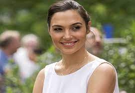 Her height is 1.78 m tall, and her weight is 58 kg. Gal Gadot Net Worth 2021 Height Age Wiki Biography Husband