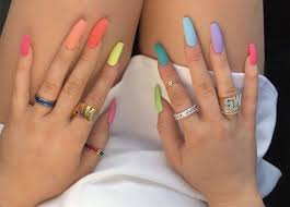 Las uñas acrílicas son una de las extenciones de manicura mas conocidas, ya que son polvo acrílico cover: 9 Consejos Para Tener Unas Largas Y Fuertes By Queen 11 11