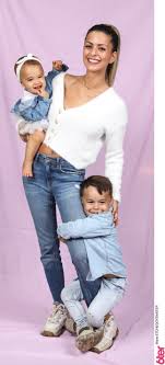 Arrivée dans l'émission les mamans cette saison, mélanie a rapidement ému les téléspectateurs avec son histoire atypique. Les Mamans De Retour Pour Une Saison 4 Sur 6ter Qui Sont Les Nouvelles Mamans Entretien Syma News Votre Magazine D Actualite