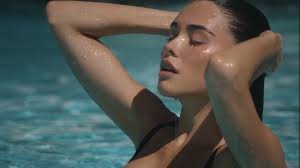 Madison Beer: Showed Me (How I Fell in Love with You) (Music Video 2022)