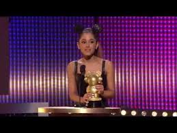 ariana grande wins radio disney music award 2014