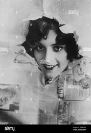 1920s woman beautiful short hair hi-res stock photography and images