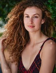 Lilly Kinney's Instagram, Twitter & Facebook