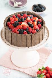 Schoko Beeren Torte Mit Mascarpone Backen Macht Glucklich In 2020 Beeren Torte Torte Mit Mascarpone Lebensmittel Essen