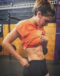 Moreover, she keeps her body very healthy with workout and proper diet. Lina Tejeiro Di Twitter