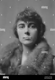 White foote hi-res stock photography and images