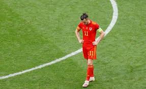 Gareth bale, tiền vệ đang trải qua mùa giải dưới dạng cho mượn tại tottenham hotspur sẽ đeo băng đội trưởng xứ wales ở euro 2020 sau khi hlv tạm quyền robert page xác nhận đội hình của wales vs đan mạch ở dưới đây. 8pqs5xz42sbysm