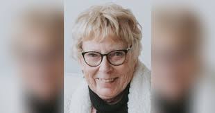 Wendy Trapp's Instagram, Twitter & Facebook