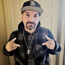 Mike Kohl (@MikeKohlGang)