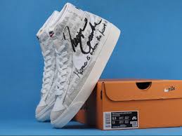 This cooperation is a tribute to the hometown of osaka, originally chosen to be released in 2020, also for the theme of the japanese olympic games. Cdg X Naomi Osaka X Nk Blazer Mid Trip Jointly Black And White Shopee Singapore