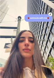 having a recent appreciation for this city 🥹🍓 romanticize my commute...