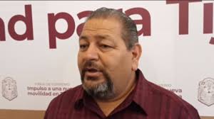 Taxistas se manifiestan con mega caravana en Tijuana