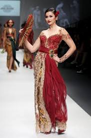 We did not find results for: Model Memperagakan Busana Rancangan Dari Anne Avantie Dengan Tema Gambang Semarang Pada Pagelaran Jakarta Fashio Di 2021 Busana Batik Desainer Busana Kebaya Pernikahan