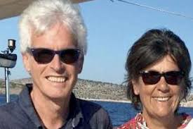 Svolta nelle indagini sulla scomparsa di peter neumair e laura perselli, la coppia di insegnanti bolzanini in pensione di 63 e 68 anni di cui si sono come riporta il corriere dell'alto adige, la procura di bolzano ha indagato per omicidio il figlio benno, di 30 anni. Dwnvp1xvarw81m