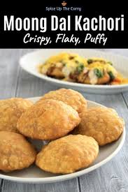 Khasta Kachori Small Crispy Flakey Puri Stuffed With Spicy Moong Dal Mixture This Moong Dal Kachoris Are So Delic Chaat Recipe Recipes Indian Food Recipes