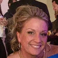 Deana Shea's Instagram, Twitter & Facebook