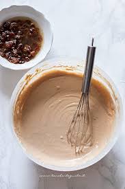 Ridotte in farina, le castagne diventano l'ingrediente principale di un dolce tipico toscano e molto antico: Castagnaccio La Ricetta Originale Con Foto Passo Passo Morbido E Facile