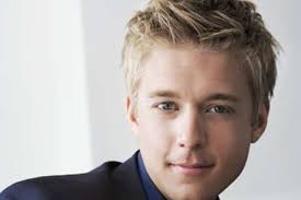 Jonathan Ansell sings for his supper
