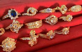 Mimpi punya cincin emas menurut satu orang pakar tafsiran satu orang yang alami mimpi memiliki cincin dibuat dari emas itu berarti harta yang saat ini anda punya itu datang dari harta haram. Galeri Emas Nona Twitter àªªàª° Cincin Batu Swiss Emas 750 Penghabisan Stok Diskaun 21 Tel012 5051082 Http T Co B6gc27grei