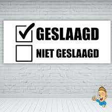 Bij restaurant mingle kan iedereen die dit jaar geslaagd is, op vertoon van zijn of haar diploma en id. Geslaagd Spandoek Geslaagd Niet Geslaagd Wvl Design