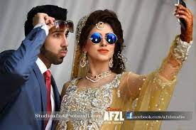 Gifts For Your Boyfriend That Will Make Him Fall For You All Over Again Gift Ideas For Him Top 5 Gifting Ideas Wedding Couples Photography Indian Wedding Photography Couples