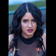 Model Valentina. Disponibile per servizi fotografici