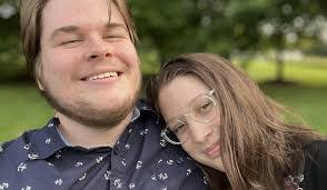 Alison Bergin's Instagram, Twitter & Facebook