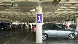 Parking 2019 película completa en español. Los Problemas De Aparcamiento Seran Historia