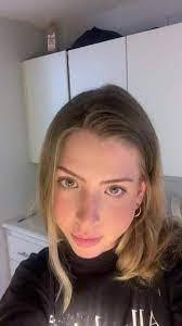 Zoe Atlas's Instagram, Twitter & Facebook