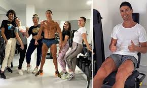 Instagram @alicasmd 9 alica performed stretches with a number of the dortmund players No Days Off For Cristiano Ronaldo Amid The Coronavirus Crisis As He Poses Topless Daily Mail Online