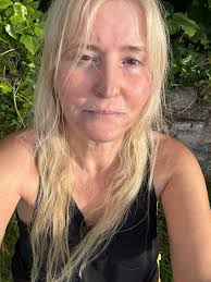 An uncomfortably candid selfie from 2023 😱