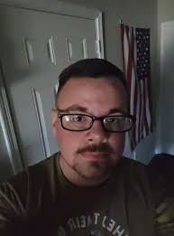 I was wondering if there was any cake makers that could make something  similar to this! I'm in love with the last one, but of course! You can do  whatever you would