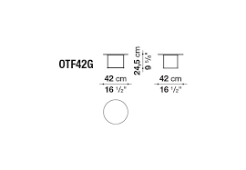 The theme of the tray, in white, black or with a copper finish, is picked up to create three tables, whose lightness results from the steel frame. Small Table Fat Fat Outdoor B B Italia Outdoor Design Von Patricia Urquiola